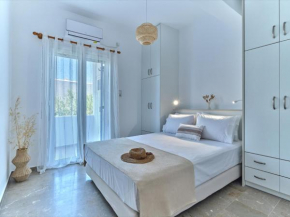 Aurora beachside home, Logaras beach, Paros